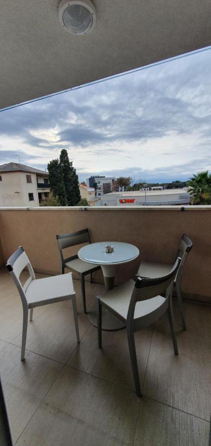 Apartments Lofiel Новаля Екстериор снимка
