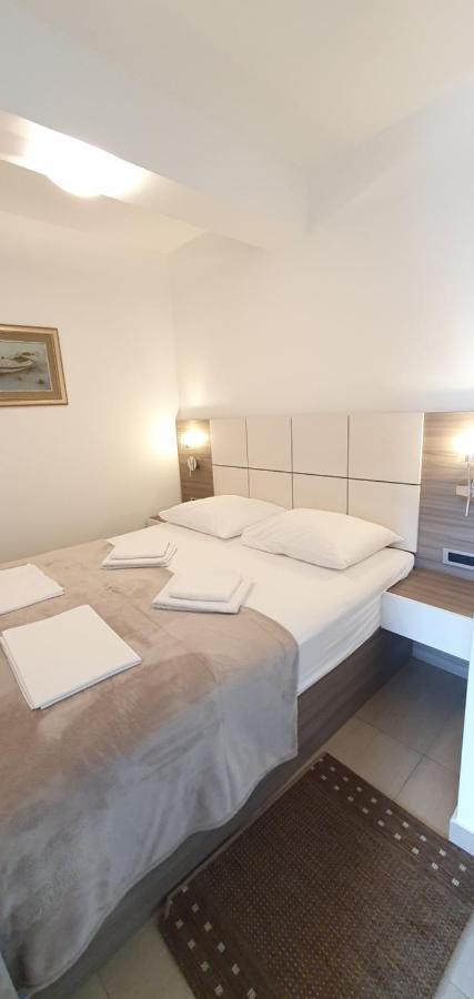 Apartments Lofiel Новаля Екстериор снимка